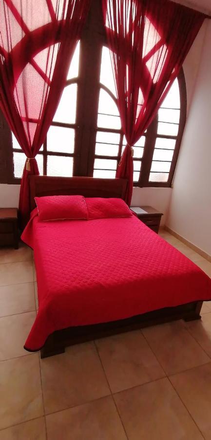 Hotel La Republica 马尼萨莱斯 外观 照片