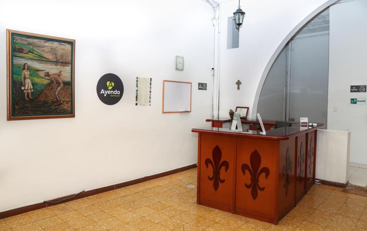 Hotel La Republica 马尼萨莱斯 外观 照片